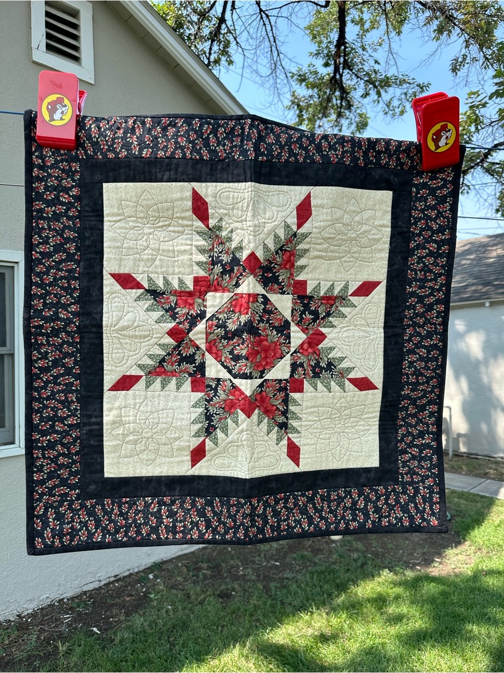 Handmade Feathered Star Mini Quilt – Christmas Holiday Wall Hanging 28.5 x 28.5